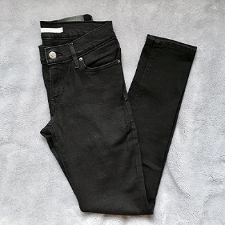 Black skinny jeans